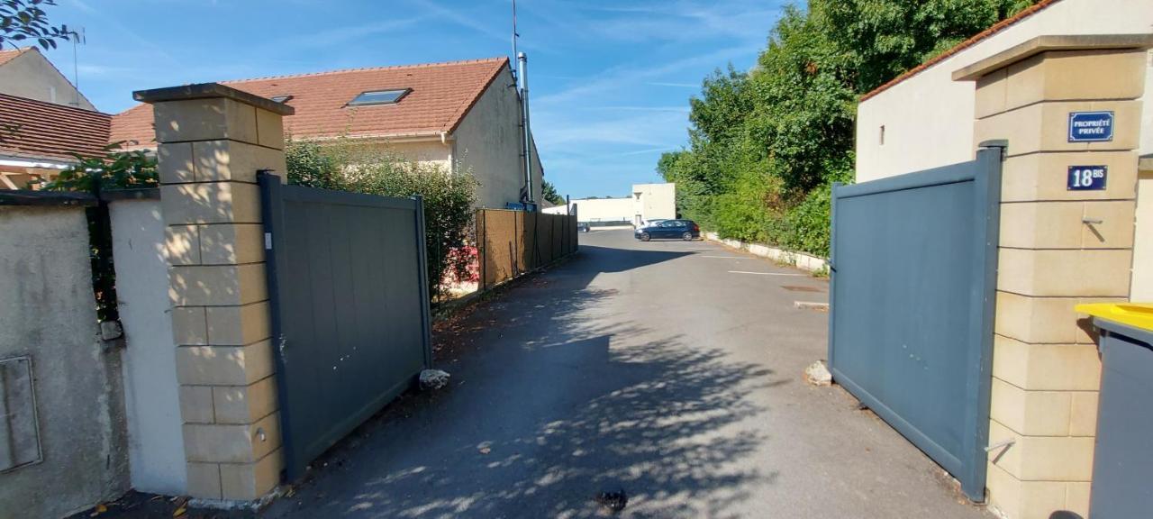 Appartamento L'AMAZONIE - ROISSY CDG - Parc Astérix - Paris Moussy-le-Neuf Esterno foto