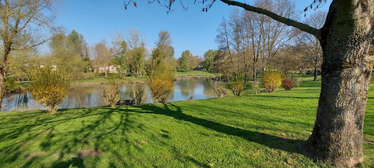 Appartamento L'AMAZONIE - ROISSY CDG - Parc Astérix - Paris Moussy-le-Neuf Esterno foto